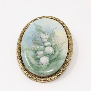 Vintage Gold Tone Flower Brooch with clasp